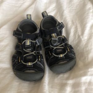 Boys Keen shoes